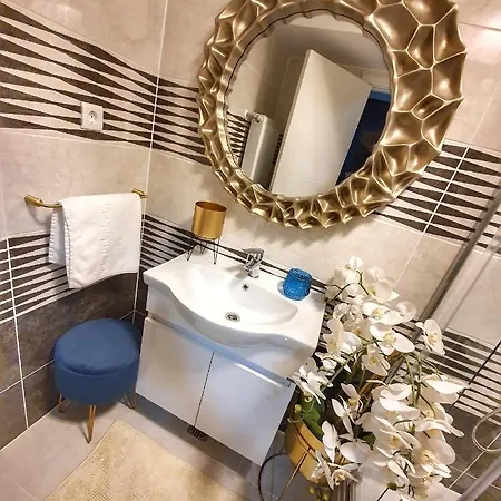 אוטופן Portobella Airport Aparthotel - Self Check In מראה חיצוני תמונה