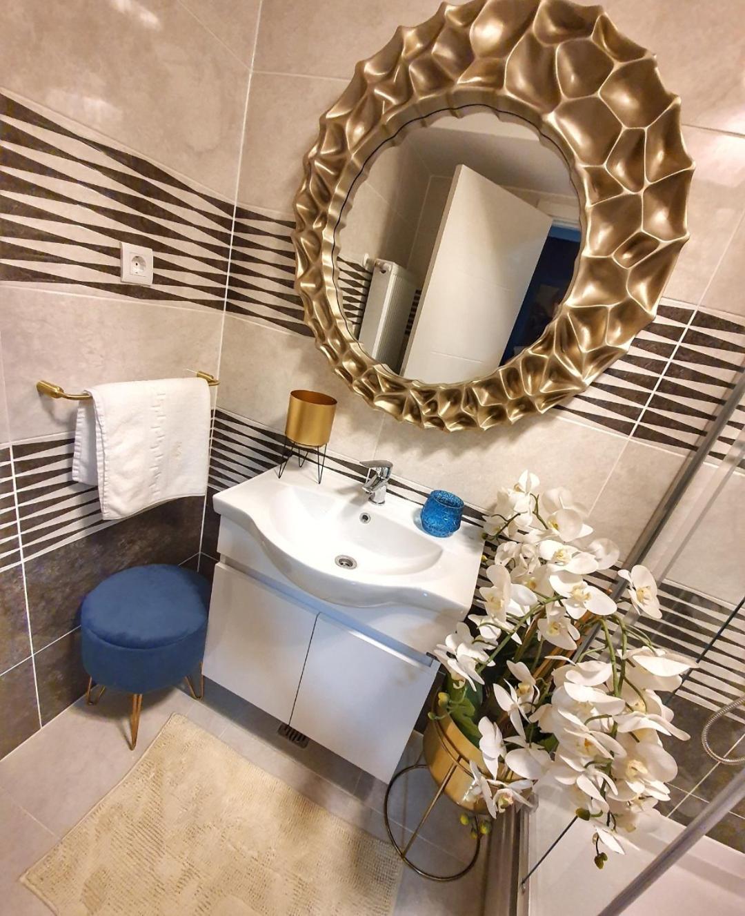 Portobella Airport - Self Check In Apartment *